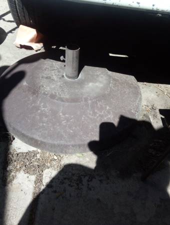 HEAVY HEAVY UMBRELLA STAND 1