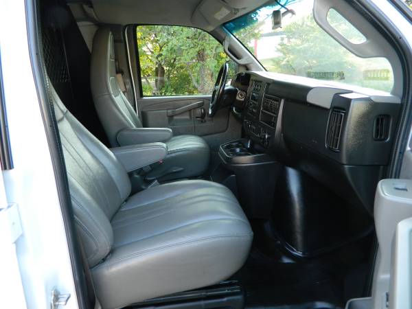 2020 Chevrolet Express 2500 - Photo 15