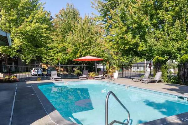 $1,849 / 2br - 922ft2 - Fabulous 2 BR living space, in-unit washer/dryer. Call us today! (Tigard)64038886857857124