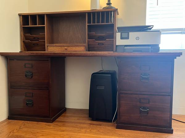 RockBottom Pricing! Pottery Barn Bedford Desk and Hutch Organizier 1