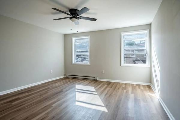 $2,100 / 2br - 235 W Chestnut St (West Chester, PA)63666762505987121