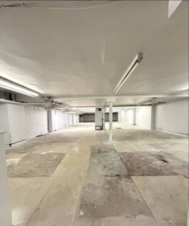 CHEAP, 2,700SF Commercial Space AVAILABLE NOW! - MONTH(S) FREE 1