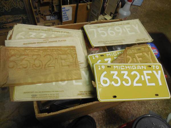 Set of unissued 1970 Michigan license plates 1