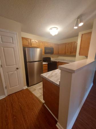 $1400.00 / 2br - 1000ft2 - Modern 2 Bed/2 Bath Condo in Greensboro, NC - Available 9/22/2025 - $164027441315329123