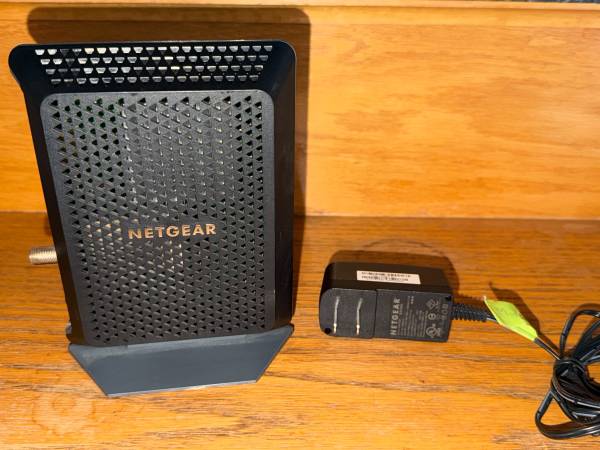 Netgear CM700 Cable Modem 1