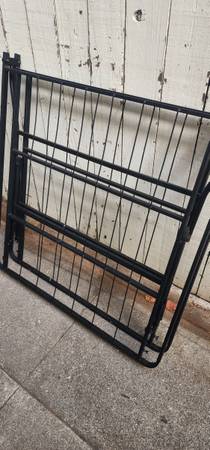 Free bed frame 1