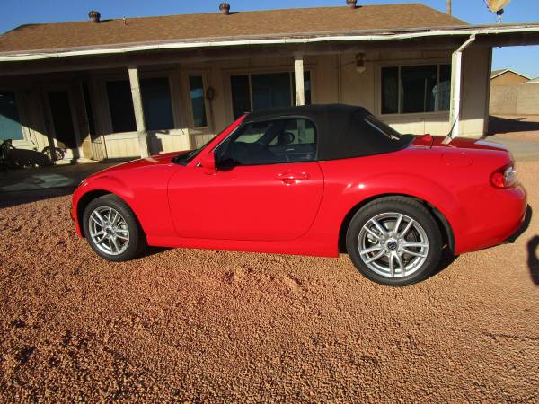 2015 Mazda Miata MX-5 Convertible 11,000 ORIGINAL MILES! - $19,500 (Glendale, AZ)63616969731969120