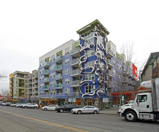$4,050 / 2br - 977ft2 - Rooftop Deck, On-Site Maintenance, Patio/Balcony (620 North 34th Street, Seattle, WA)63814860513539120