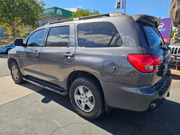 2016 Toyota Sequoia SR5 4X4 - $19,995 (Ven a tratar con los chicos amigables🏄🌴💯🤙🏽 y pregunta por Byron🙋🏽😎)63617638868609122