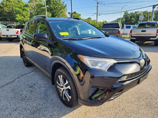 2017 Toyota Rav4 LE model SUV, runs great, low miles 2 previous owners - $12,995 (Rowley)63615697073667122