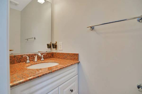 $3,300 / 2br - TOWN HOME FOR RENT (BRIDGEWATER)63762826680193124