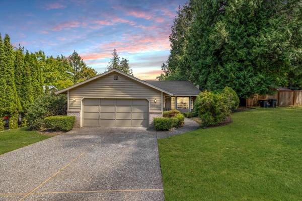 $699,000 / 1630ft2 - Spacious Geneva Rambler Minutes to Lake Whatco (Bellingham)635095548545311225