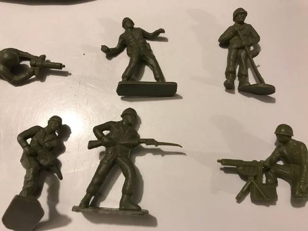 Vintage Plastic Army Men 1