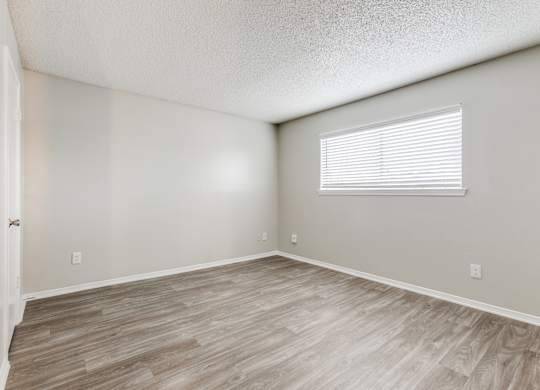 $1,135 / 1br - 804ft2 - Covered Parking, Playground, Large Closets (613 Clearwood Drive, Richardson, TX)63846412027137122