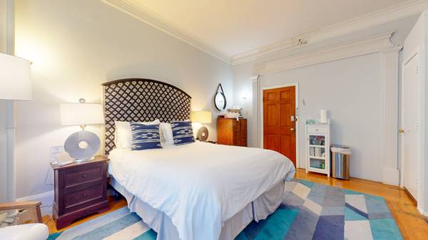 $3,000 / 1br - Brookline Room in 1 Bed Apartment | Near Saint Mary's Street63699256419457122