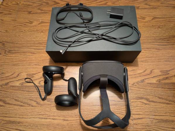 Oculus Quest VR Headset – Complete in Box / Original Accessories 1