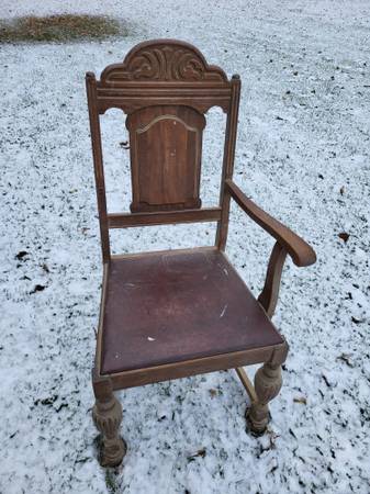 Left Handed Throne 1