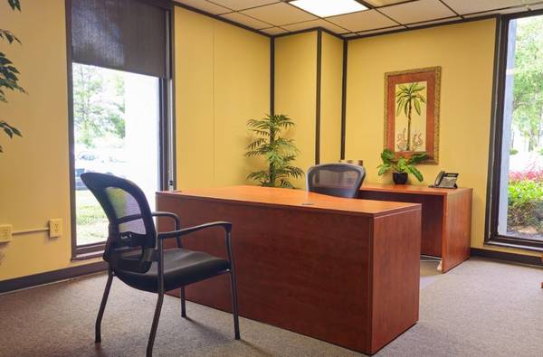 $550 ALL Inclusive, furnished professional OFFICE! $550 No Deposit! (Greenville)63661238680963122