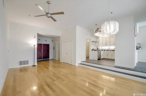 $4,295 / 3br - 1400ft2 - Loft moderno de 3 dormitorios en edificio histórico, a pie del frente marítimo y BART (downtown de Oakland)63868039953409123