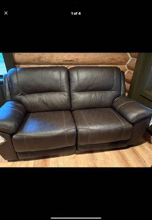 Power leather love seat 1
