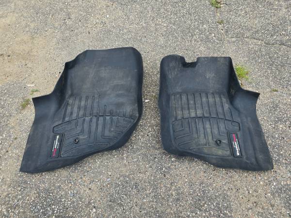 2004-2009 Dodge Durango & Chrysler Aspen Weather Tech Mats 1