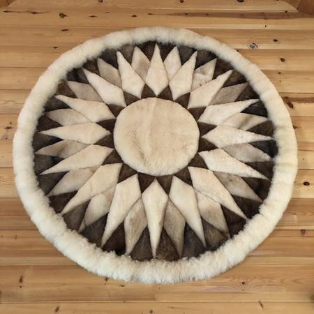 Excellent Condition Beautiful 60" Round Alpaca Fur Rug 1