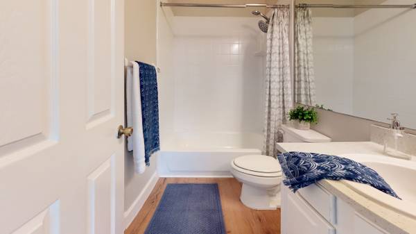 $1,450 / 2br - Precio reducido en casa adosada de 2 habitaciones/2.5 baños disponible ahora!!!!!!!!!!! (Gainesville)63822864872835120