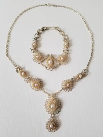 Pendant and Bracelet Set 1