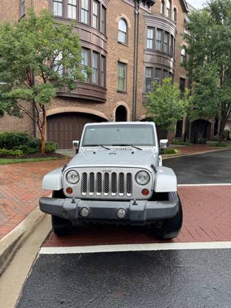 2011 JEEP WRANGLER SPORT MANUAL 4x4 - $12,000 (Potomac)63618568681729122
