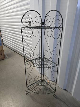 Metal Fold Up Plant Stand 1