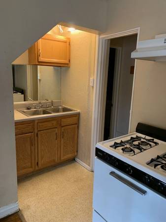 $1,245 / 1br - 1st floor 1 BR in Capitol Hill63973359957763123