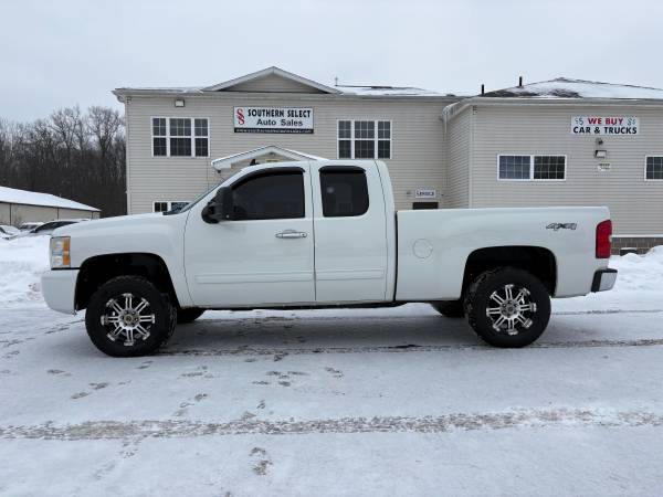 ***LIFTED 2011 CHEVROLET SILVERADO 1500 LS 4x4*** 1