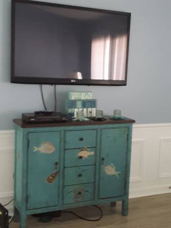 $2,200 / 1br - 600ft2 - 1-bedroom 1 bath (Front Beach Road)63910577982211122