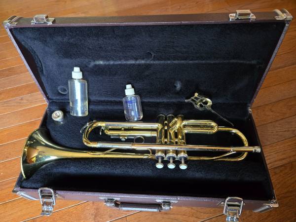 Yamaha Trumpet (good deal) 1
