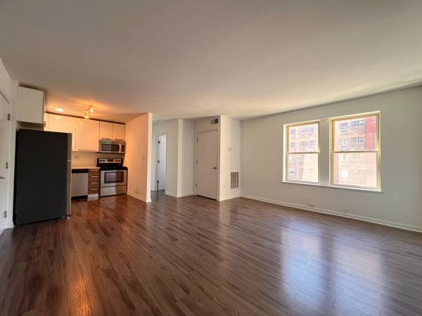 $1,725 / 1br - Charming 1-Bedroom Apartment in Uptown – Available Now (Uptown)64041811442818120