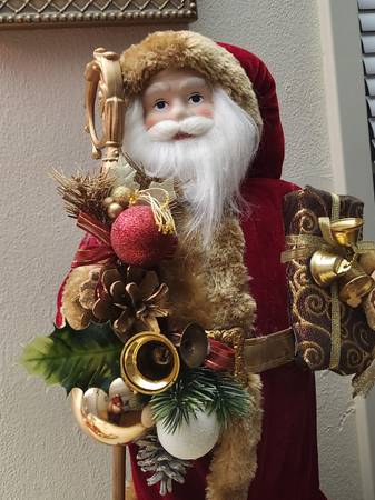 GORGEOUS SANTA 1