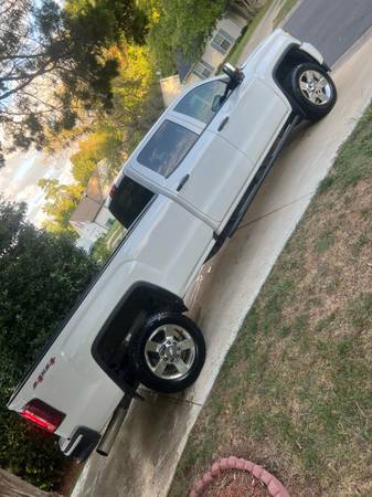 2016 gmc sierra 2500hd 4x4 6.6 diesel - $24,900 (Charlotte)63613523340035122
