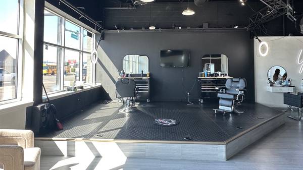 $3,500 / 3305ft2 - Retail Space (Hair Salon) for Lease! (Longview)64218943406082124