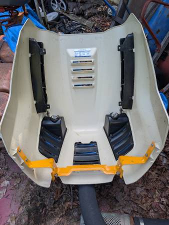 cub cadet hood - $15 (MILFORD)63470985207681123