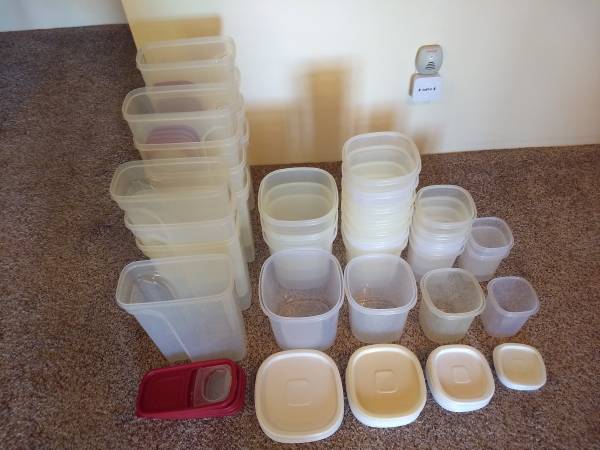 Rubbermaid Storage Containers 1