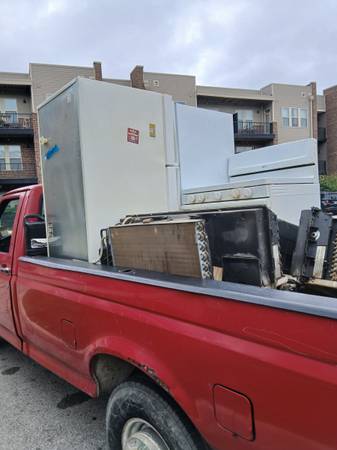 C&P MOVING SERVICES LLC — MOVING • JUNK REMOVAL • CLEANOUTS 1