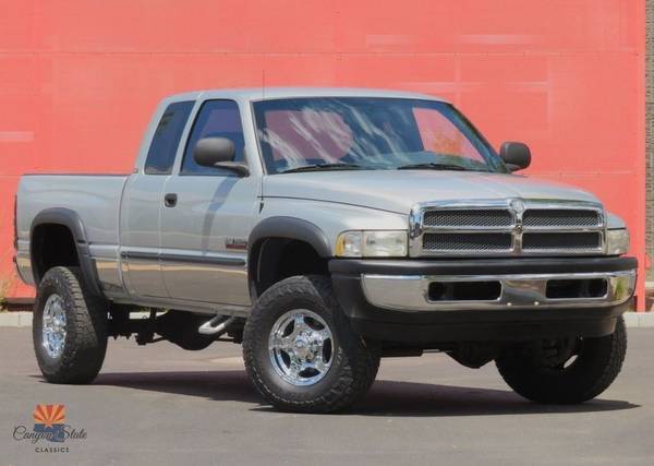 2000 RAM 2500 4DR