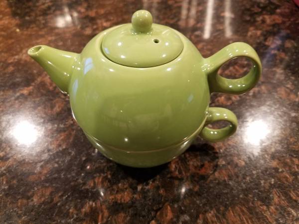 Teapot and cup set 1
