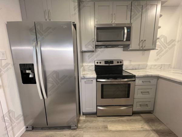 $2,650 / 2br - 768ft2 - Waiau Gardens - 2 Bedroom, 1.5 Bath Townhome, 1 Assigned Parking Stall (Pearl City)63939399527170121