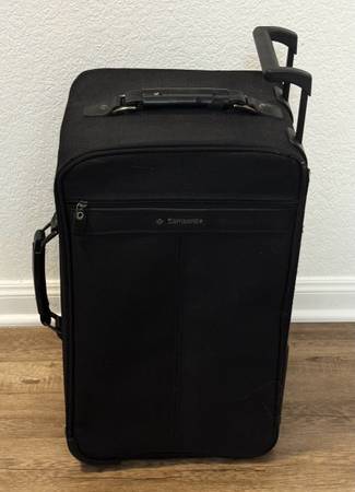 🚨Bargain: Samsonite Carry-on Suitcase/Luggage, 2 Wheels, Telescoping Handle 1