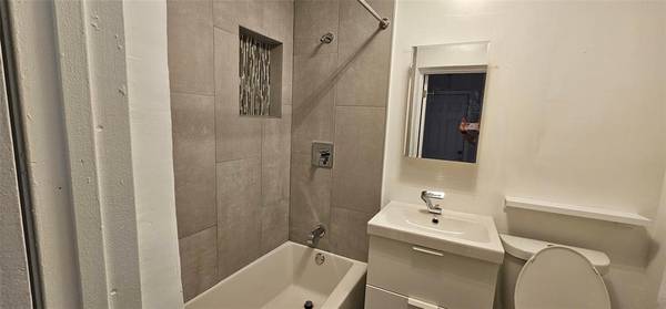 $1,750 / 1br - WOW.. UNIQUE CLEAN 1 BEDROOM, 1 BATHROOM DUPLEX. (POMPANO BEACH)64001849938051123