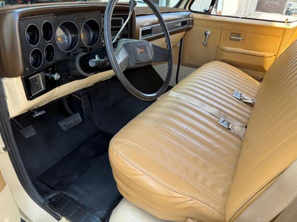 ¡Camioneta GMC Sierra de 1/2 tonelada de 1985 en perfecto estado! ¡Pintura original! ¡Aire acondicionado frío! - $10,500 (Fresno CA)63615888018307121