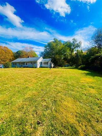 $1,200,000 / 6br - Triplex (Millbrook)64035735659138120