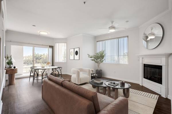 $2,205 / 2br - 1085ft2 - Gimnasio 24 horas, Garajes privados independientes, Pisos de tablones63844735793665121