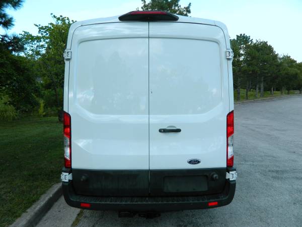 2018 Ford Transit 250 Cargo - Photo 8
